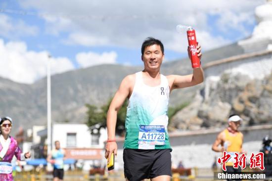 2024拉萨半程马拉松鸣枪开跑  第10张 2024拉萨半程马拉松鸣枪开跑  第10张