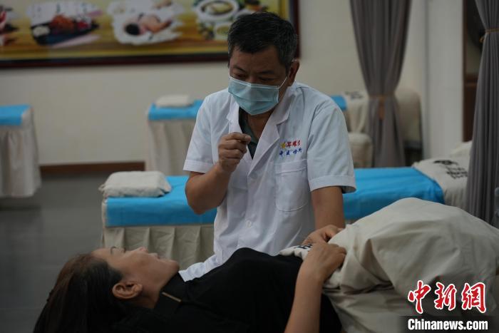 台湾中医师安徽悬壶 大陆青年接棒传承 第2张 台湾中医师安徽悬壶 大陆青年接棒传承 第2张