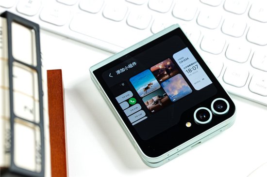 首款骁龙8 Gen3小折叠 三星Galaxy Z Flip6手机评测  第11张 首款骁龙8 Gen3小折叠 三星Galaxy Z Flip6手机评测  第11张