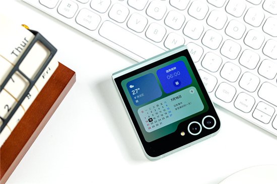 首款骁龙8 Gen3小折叠 三星Galaxy Z Flip6手机评测  第12张