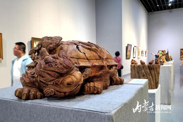 沿黄九省区民间工艺美术精品展在内蒙古美术馆开展  第2张