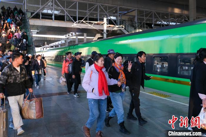 西藏拉日铁路通车十周年记：再远的路也变近了  第2张