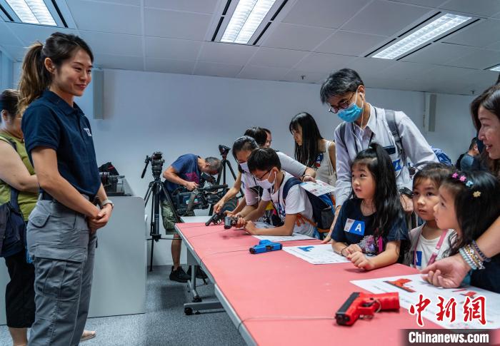 香港特区廉署“开放日	”邀市民了解五十载峥嵘  第9张