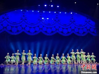 大型音舞诗画《掀起你的盖头来——新疆是个好地方》亮相石家庄