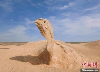 新疆哈密“魔鬼城”地貌神奇壮观