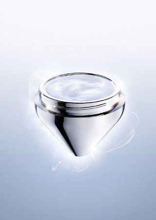 LA PRAIRIE莱珀妮生机焕活臻研面霜，年轻恒美开启新篇，生机长续科学升华为艺术