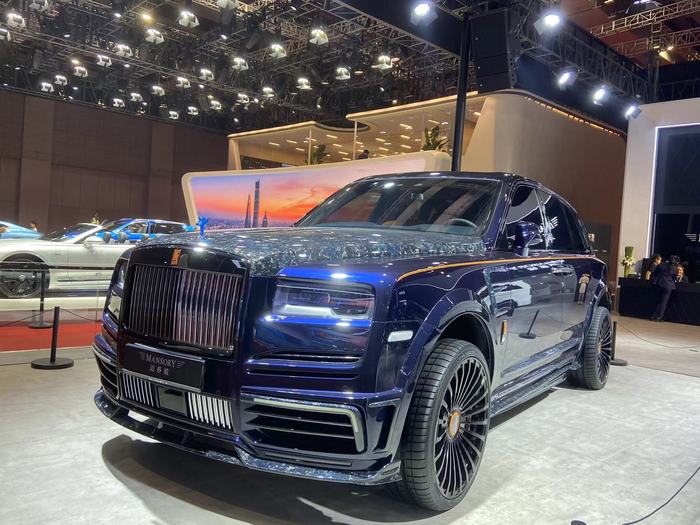 最贵的几款新车都在这里了｜2025上海车展  第3张