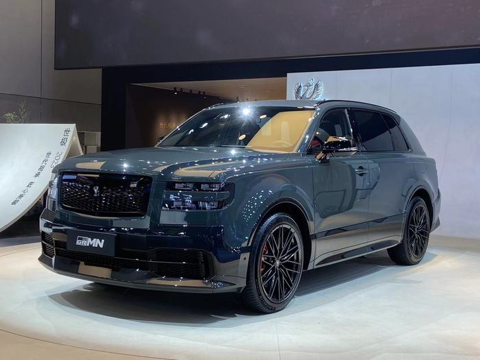 最贵的几款新车都在这里了｜2025上海车展  第6张