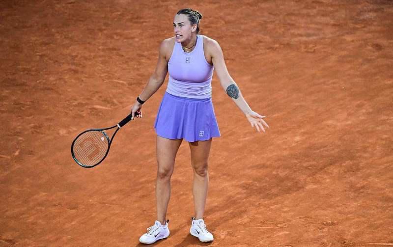 被郑钦文打破防?萨巴伦卡爆粗辱骂观众遭警告!1000赛3连冠梦碎  第1张 被郑钦文打破防?萨巴伦卡爆粗辱骂观众遭警告!1000赛3连冠梦碎  第1张