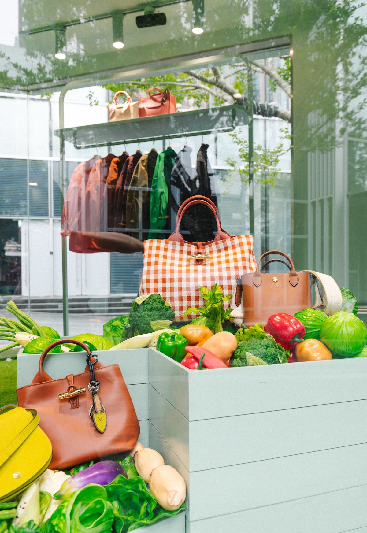 Bottega Veneta的合作对象是余秀华，Longchamp巡回开菜园｜是日美好事物  第8张