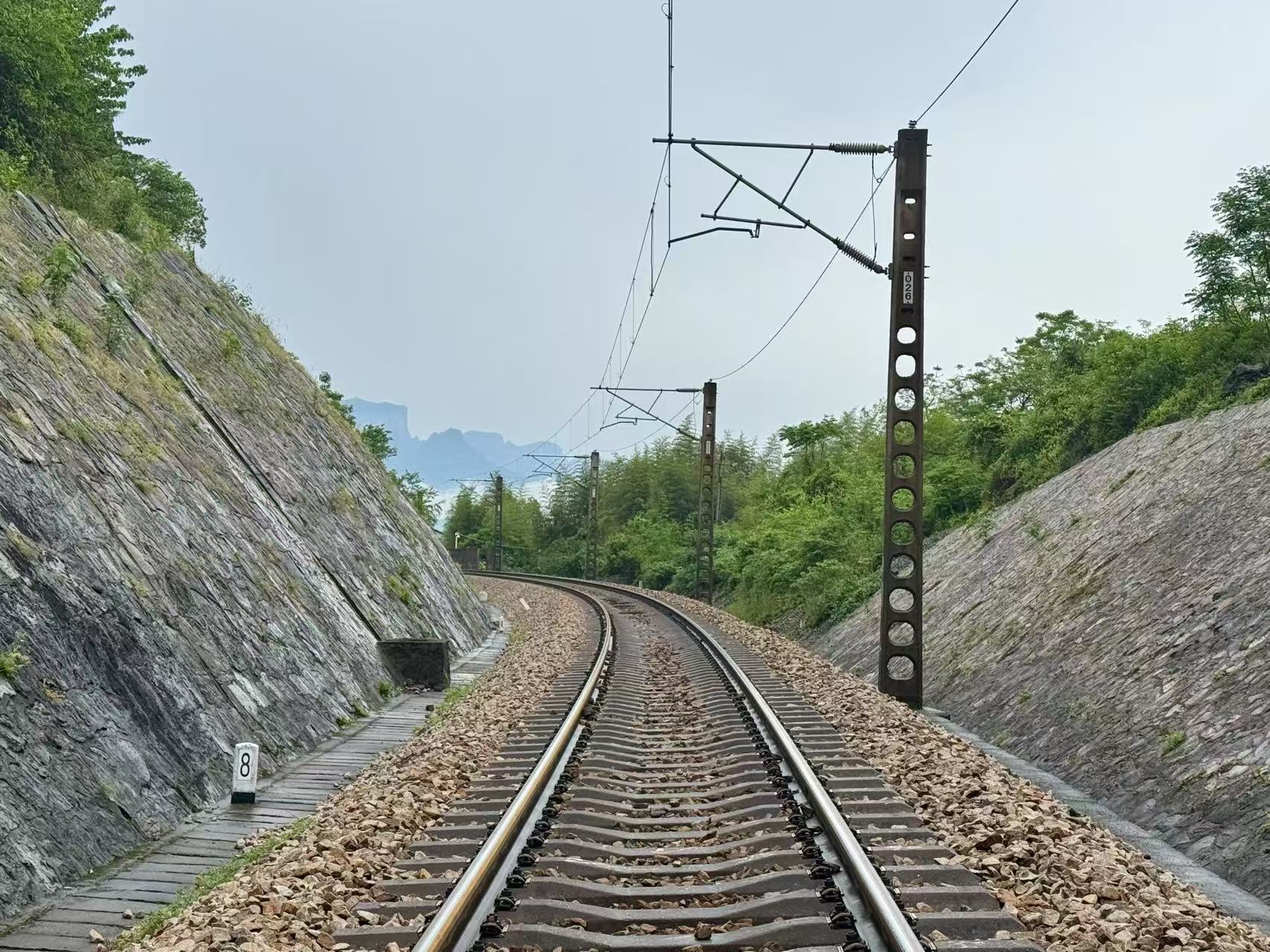 界面调查|铁路穿村而过:一个湘西村庄与17起火车撞人事故  第7张 界面调查|铁路穿村而过:一个湘西村庄与17起火车撞人事故  第7张