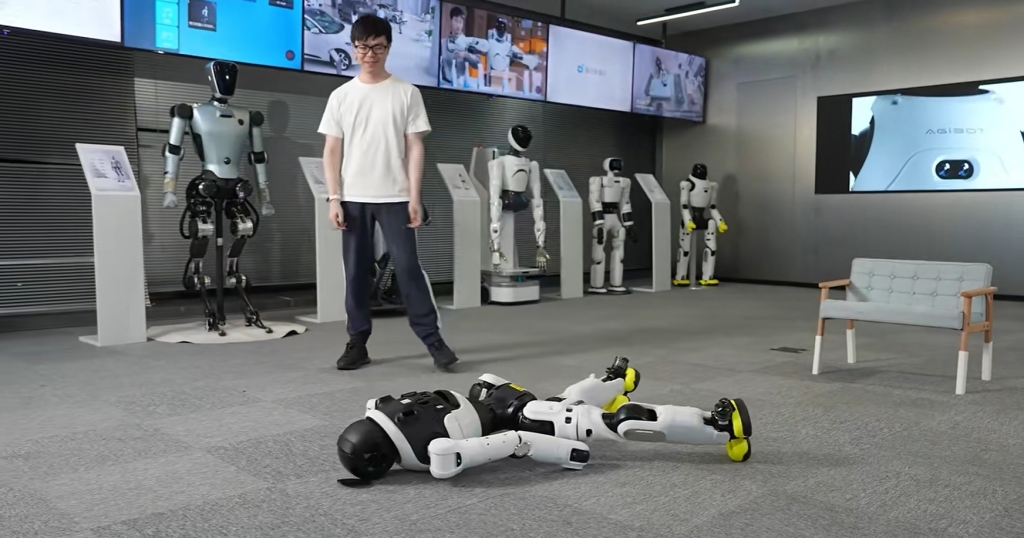 人形机器人灵犀X2掌握新技能：有了“内心戏	”	，还会拳脚功夫  第2张