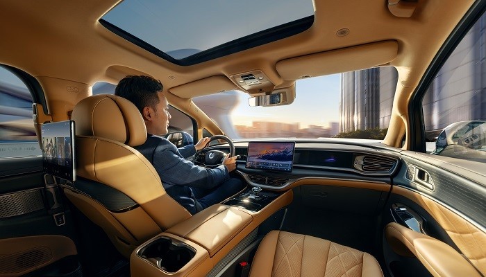 一周新车盘点 | 2025款腾势D9全系标配高阶智驾 新款长轴宝马5系引入V2X技术 第1张 一周新车盘点 | 2025款腾势D9全系标配高阶智驾 新款长轴宝马5系引入V2X技术 第1张