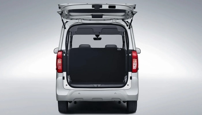 一周新车盘点 | 2025款腾势D9全系标配高阶智驾 新款长轴宝马5系引入V2X技术 第12张 一周新车盘点 | 2025款腾势D9全系标配高阶智驾 新款长轴宝马5系引入V2X技术 第12张