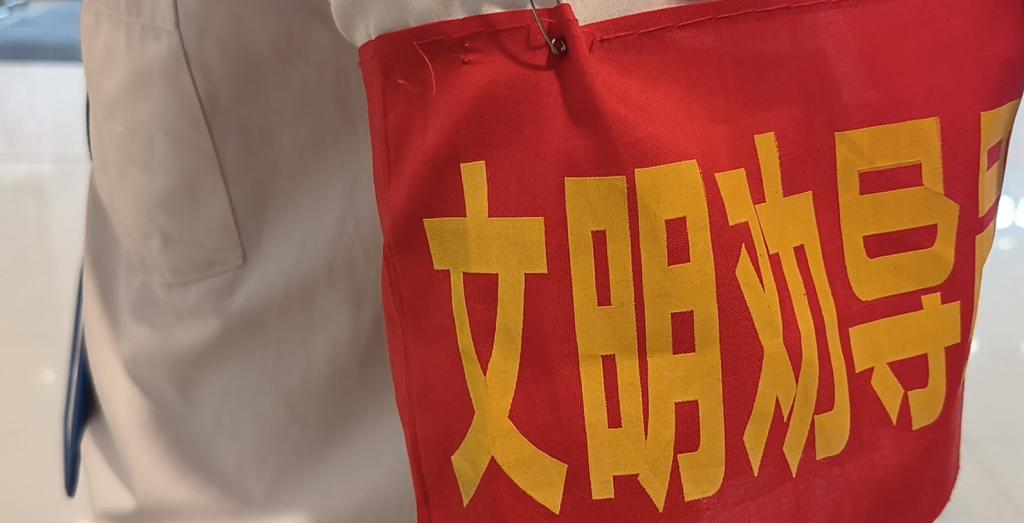 晨意帮忙丨女子在商场被骑平衡车男童撞伤索赔遇阻，男孩家属：表示歉意	，但商场担主责  第8张