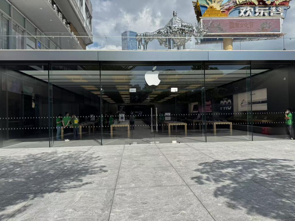 618前哨战:苹果官网价成“摆设”!京东5499元击穿底线	，二手平台竟比新机还贵?  第1张