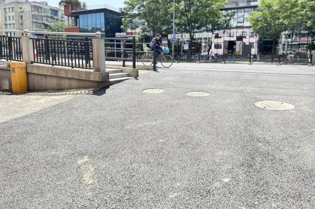 爬坡难下坡险，居民出行难题如何解？  第5张